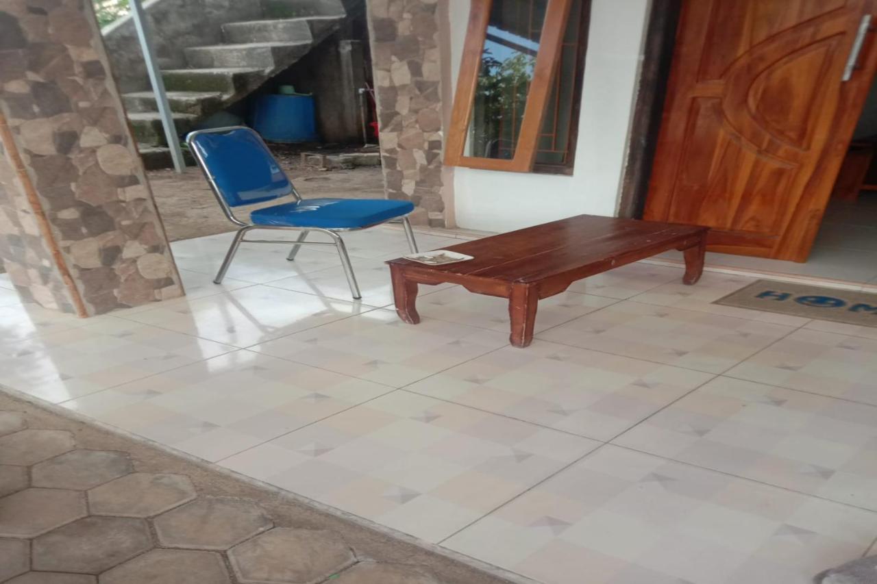 Express O 91722 Home Stay Dan Sewa Mobil Jhon'S Family Labuan Bajo Exterior photo